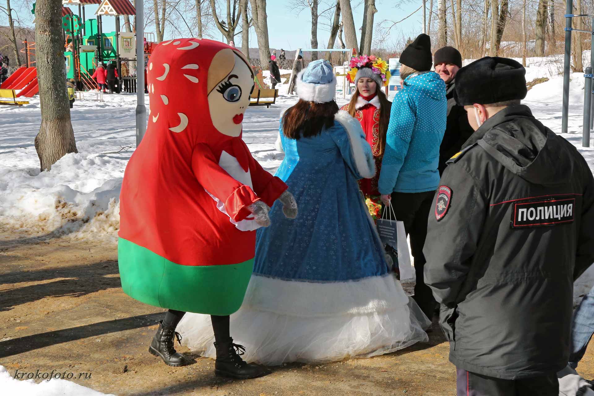 Попросила дядей сфоткать